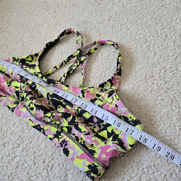 Lululemon Energy Bra *Medium Support, B–D Cups Inflect Floral Highlight Yellow - Picture 9 of 9